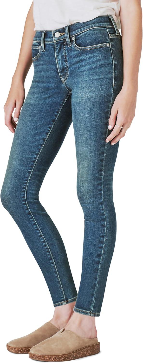 imageLucky BrandLyell