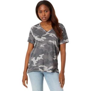 Lucky Brand Women’s Classic V-Neck Tee(Black Camouflage)